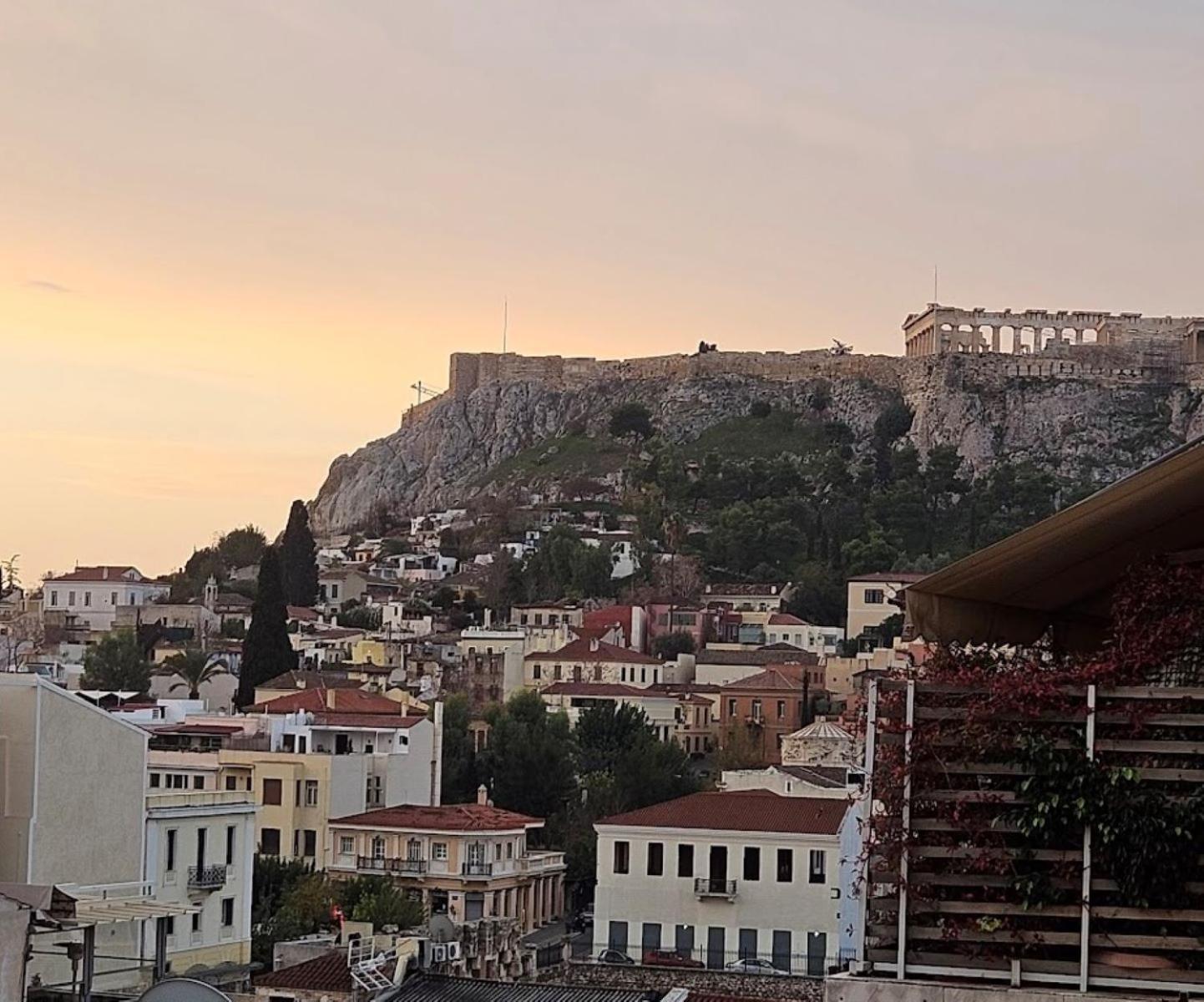 Ferienwohnung Ermou Monastiraki View Acropolis W Jacuzzi Athen Exterior foto